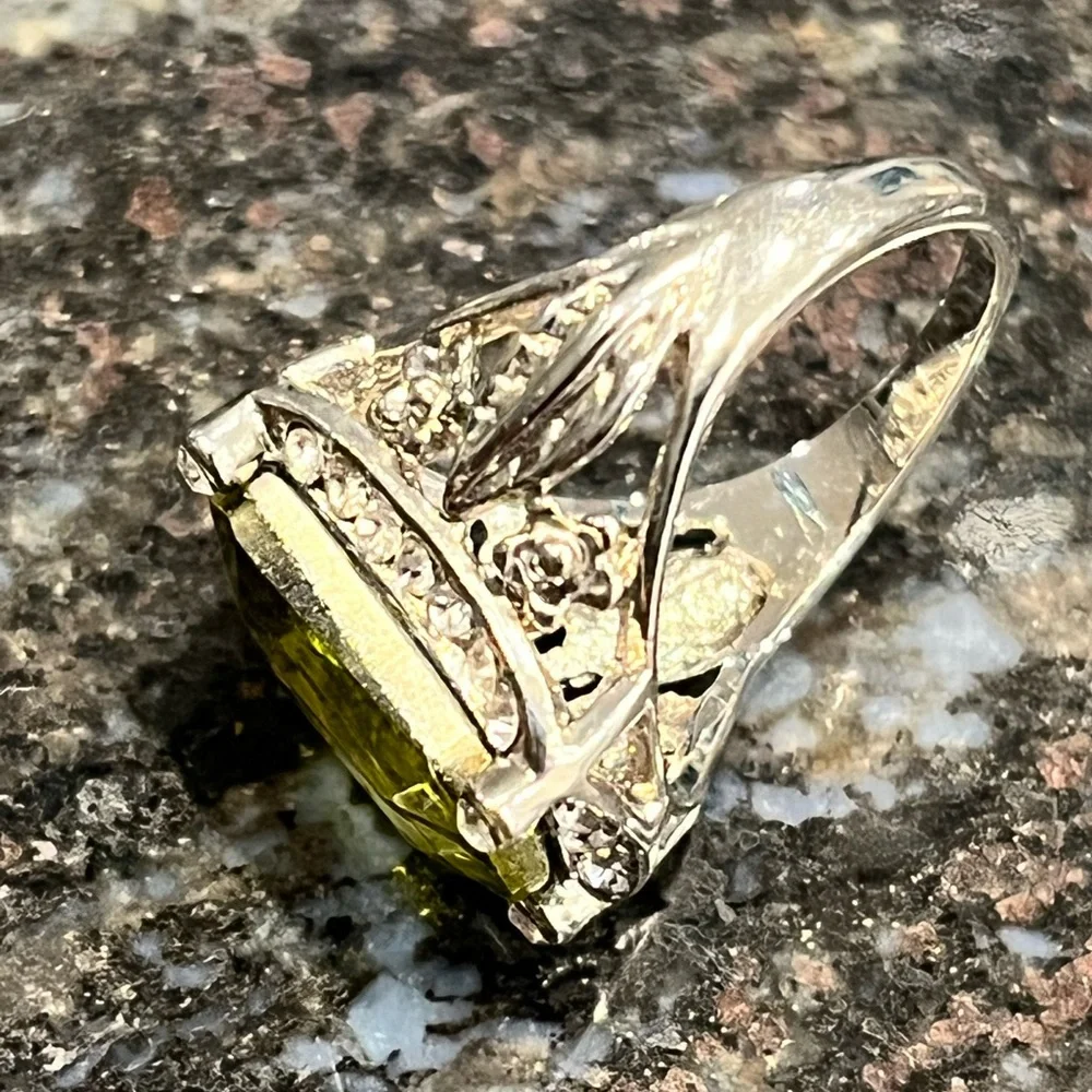 Cocktail Ring Sz 6.5, Olivine color